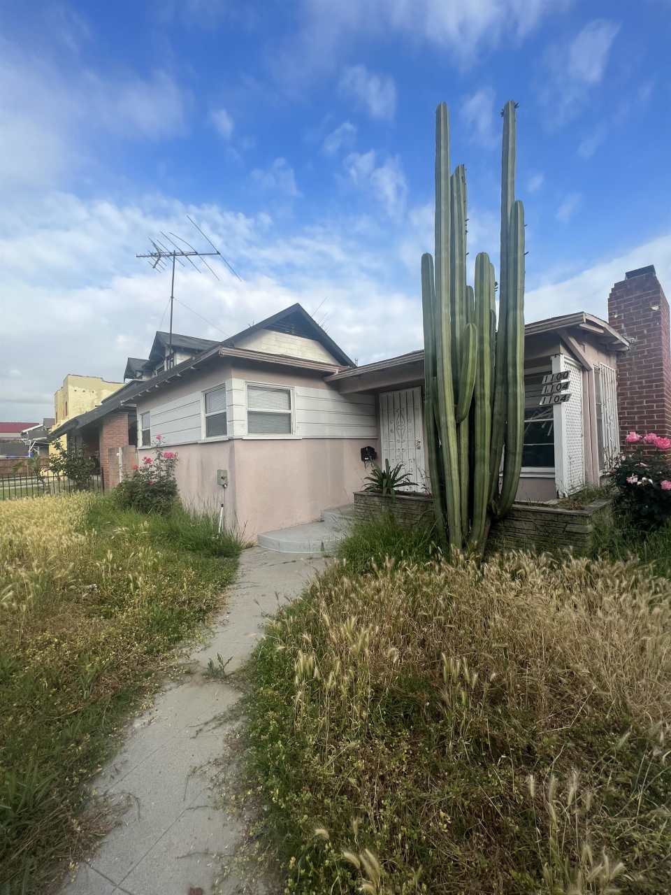 1100 West 39th Place 1