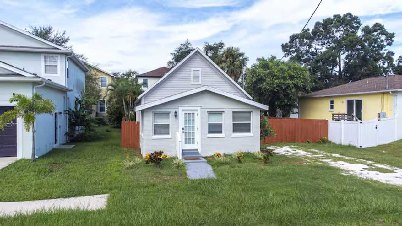 Remodeled South Tampa 3BR/2BA with fenced yard near Macdill AFB