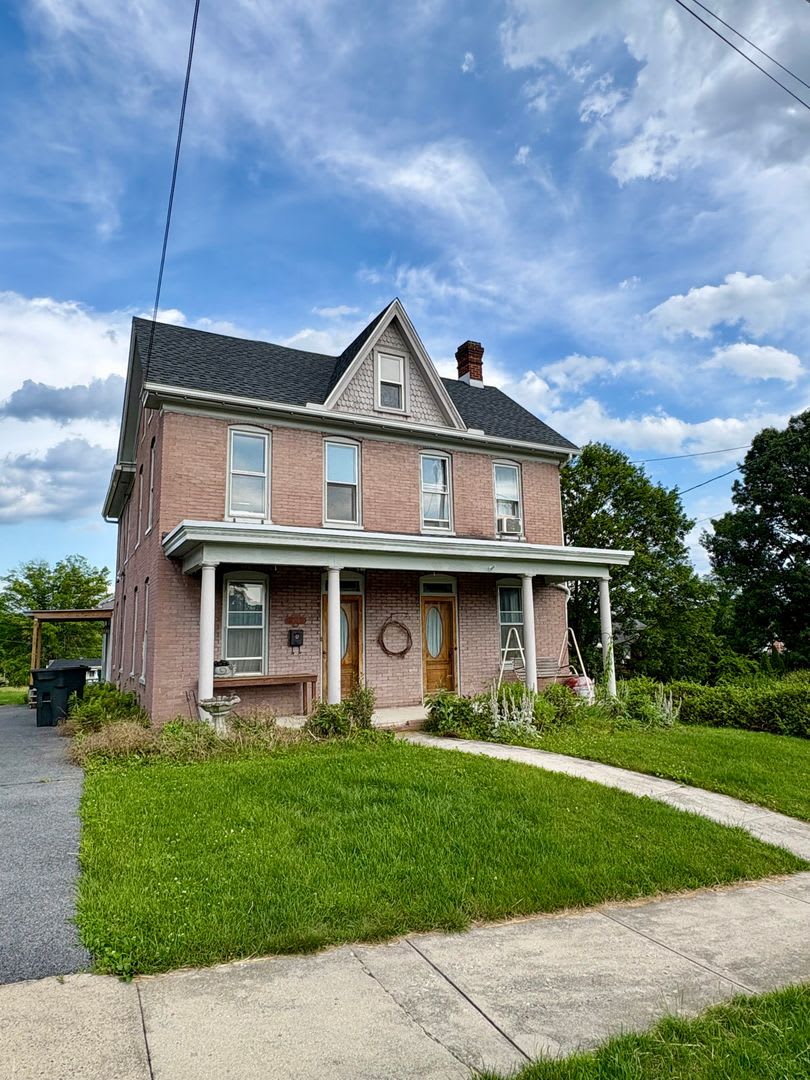 Large 4 bedroom house near Waynesboro Hospital