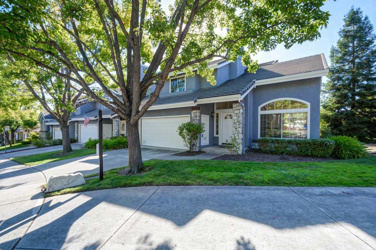 Stunning and Spacious Home in Amazing Condition near Blackhawk Plaza