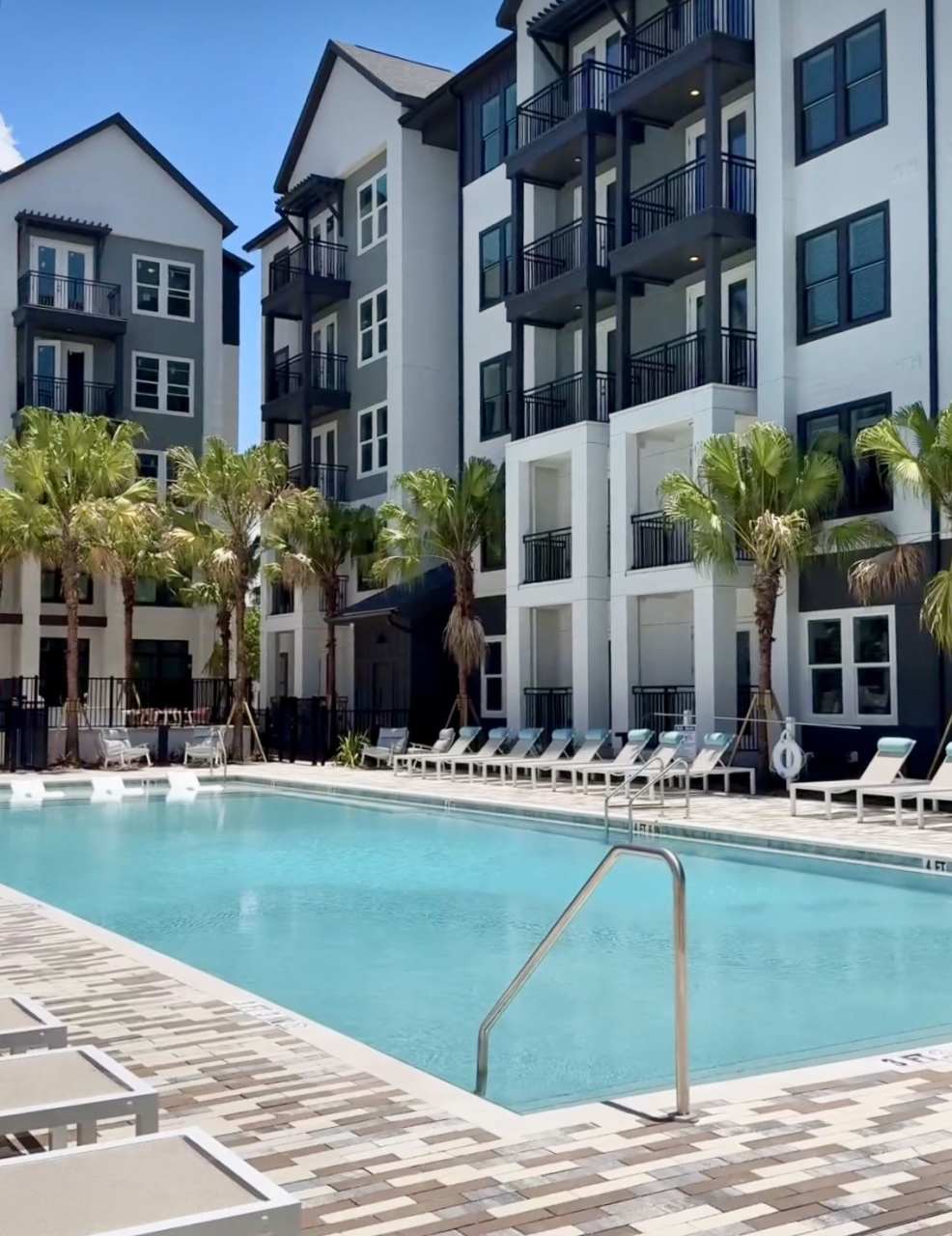 5009 Independence Parkway