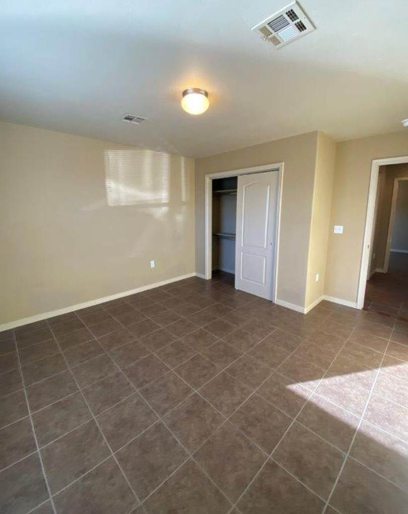 7328 Vista De Sobre - Spacious 3 Bedroom Home in Desirable Las Cruces Neighborhood!