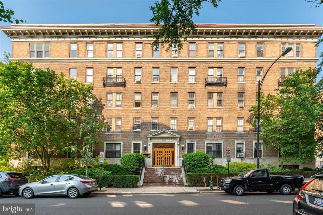 2227 20TH Street NW unit: 303