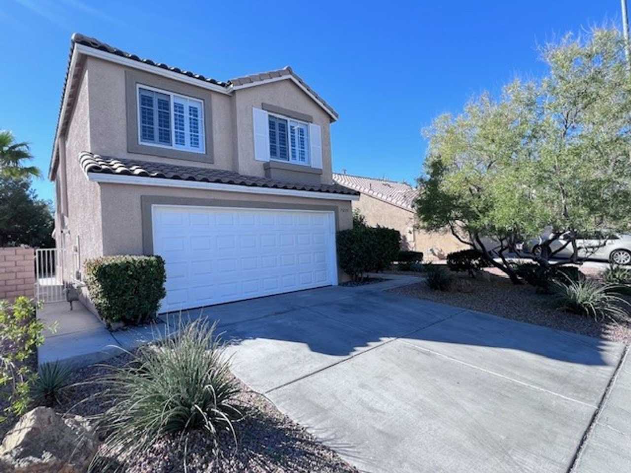 4 bedroom Southwest Valley Charmer! Easy drive to the Strip, Airport and Sports Arenas