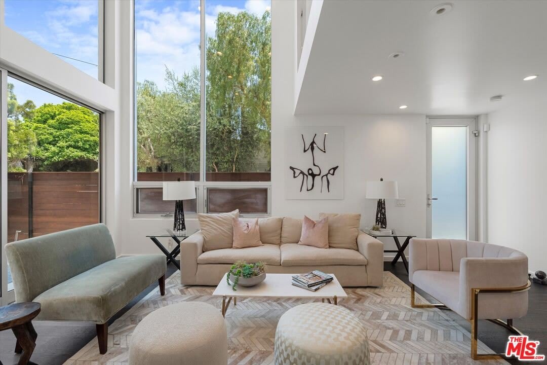 483 Carroll Canal Ct