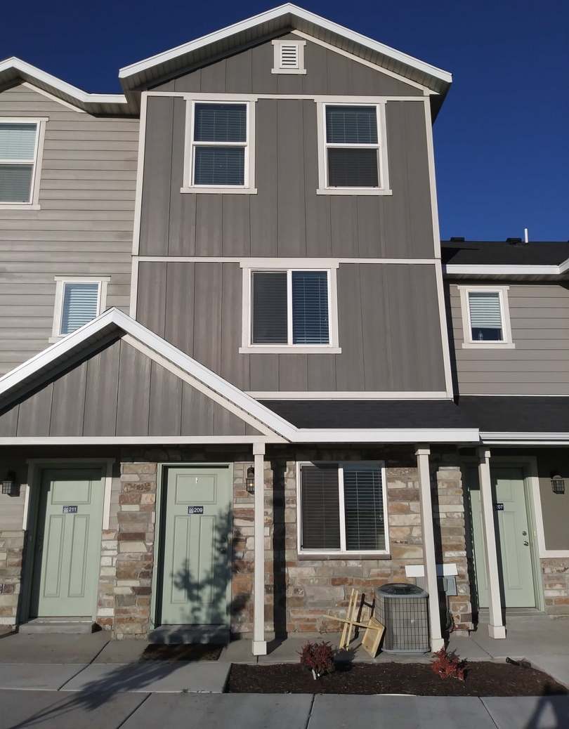 Beautiful 3 bed 2.5 bath townhome in Vineyard