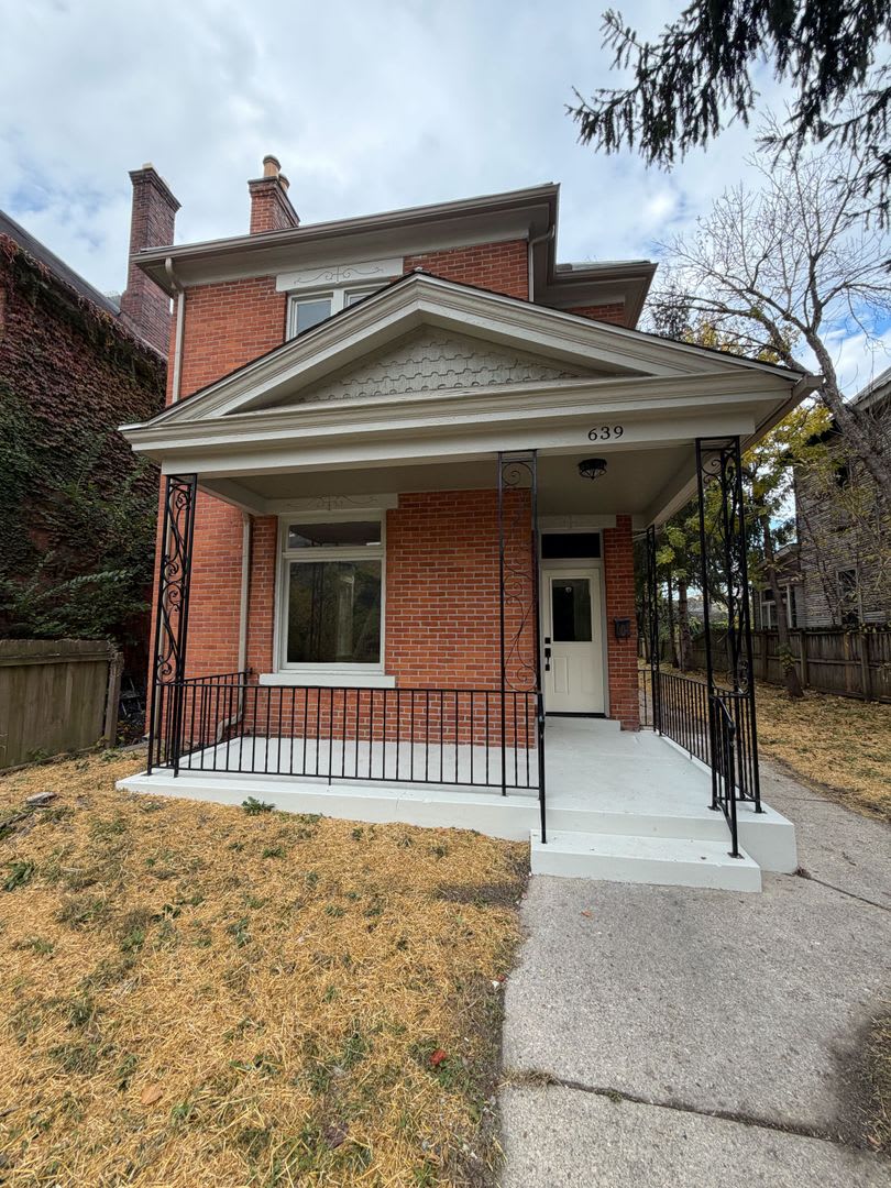 3 Bedrooms | 2.5 Bathrooms | $3,000/month | 2-Car Garage | Fenced Yard | Pets Welcome