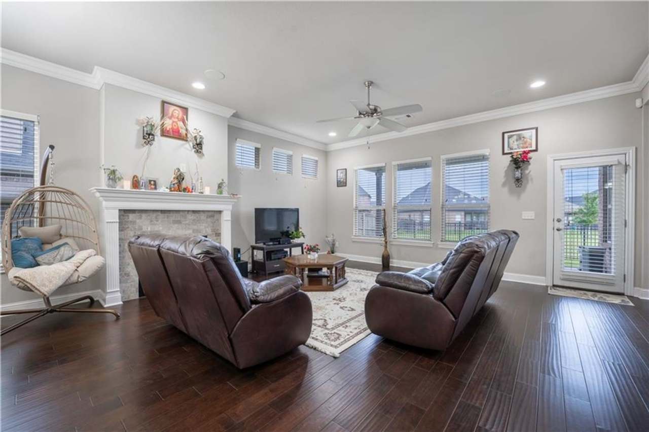 Modern Luxury of Open Living Spaces  Great Neighborhood