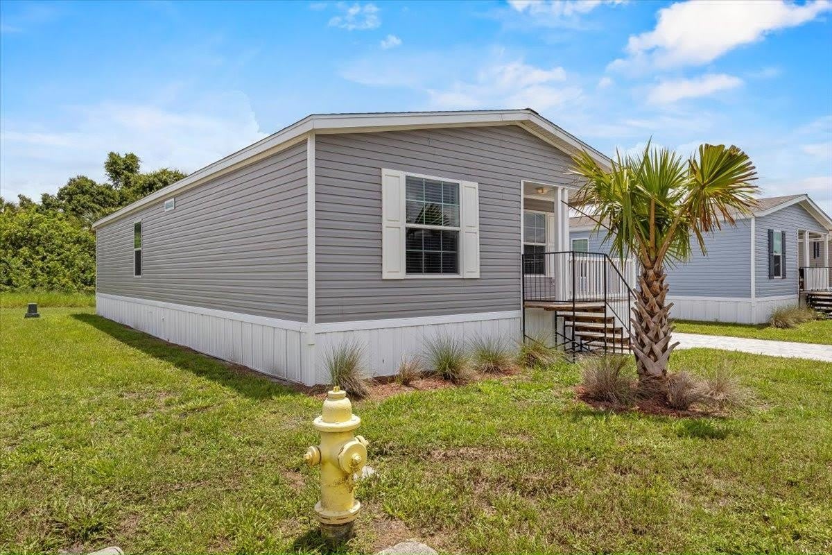 6680 Hidden Oaks Drive