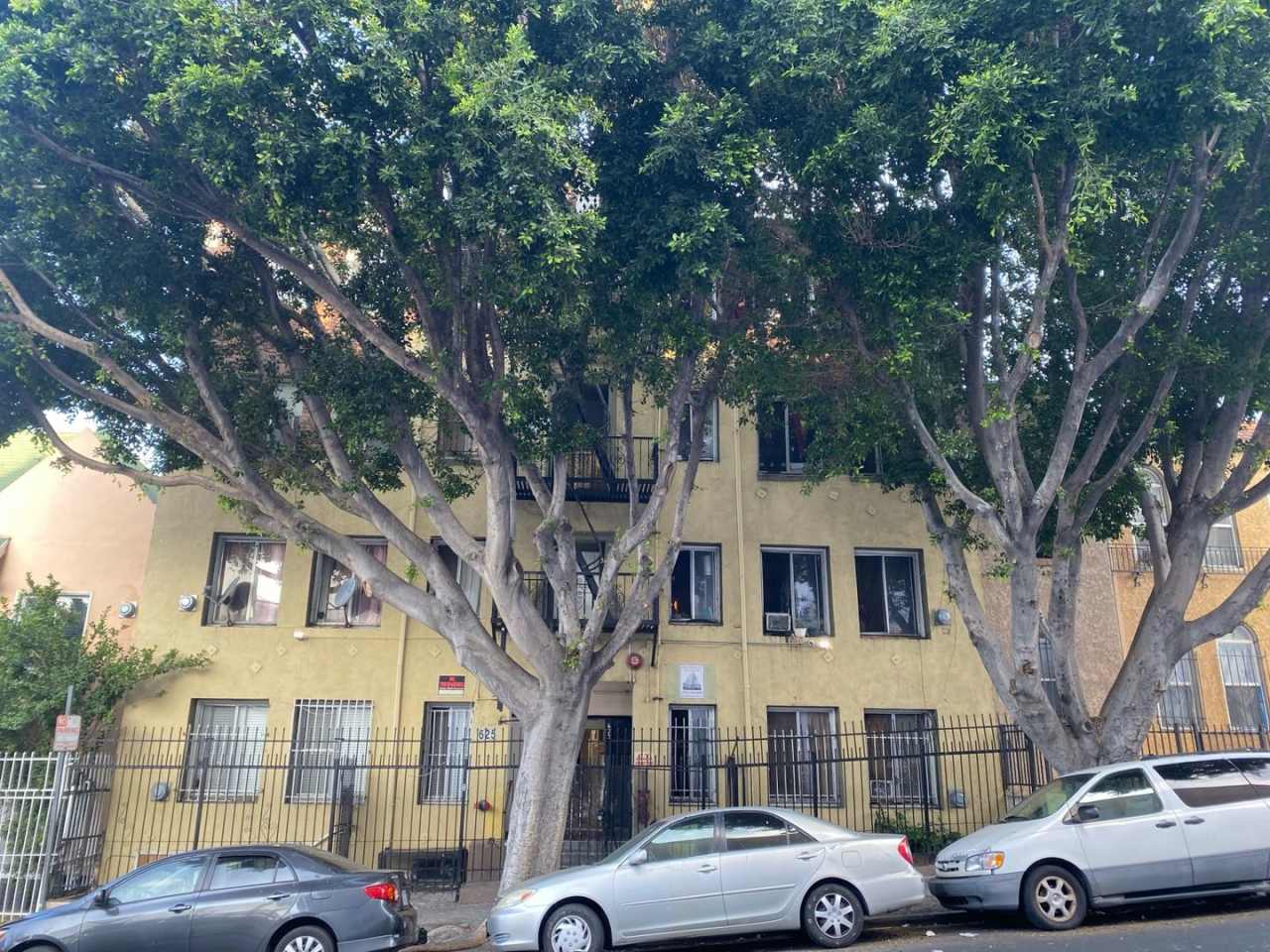 BU2 - 625 Burlington Apts