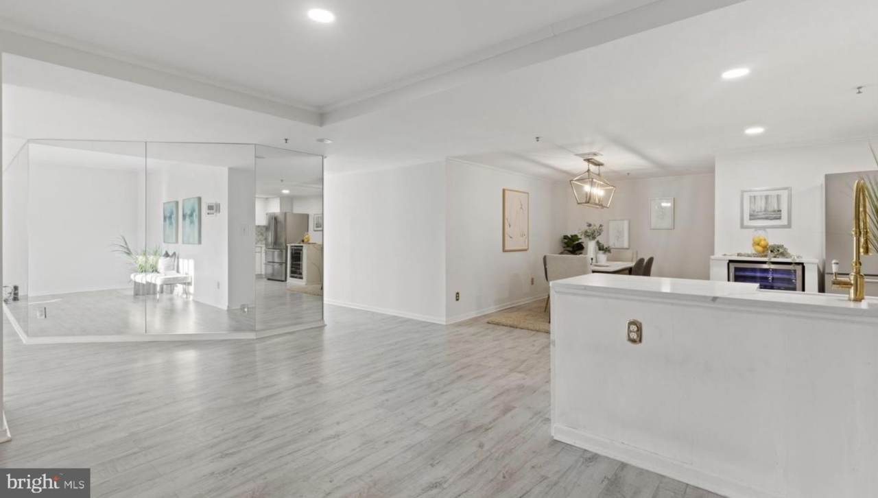 250 PRESIDENT Street unit: 600