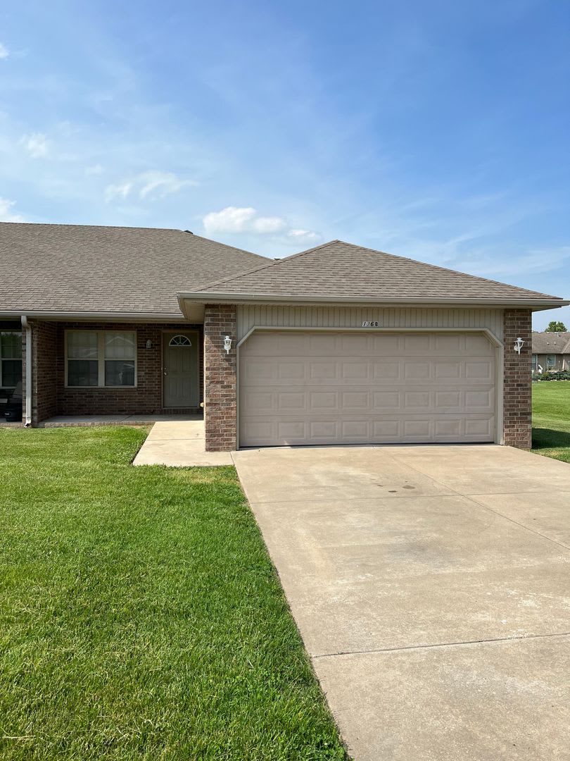 3 Bedroom 2 Bathroom Duplex