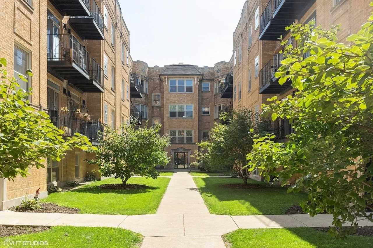Spacious Apartment in Chicago (Roger's Park)