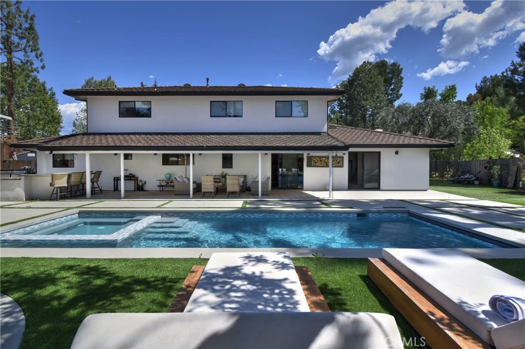 4751 Del Moreno Drive