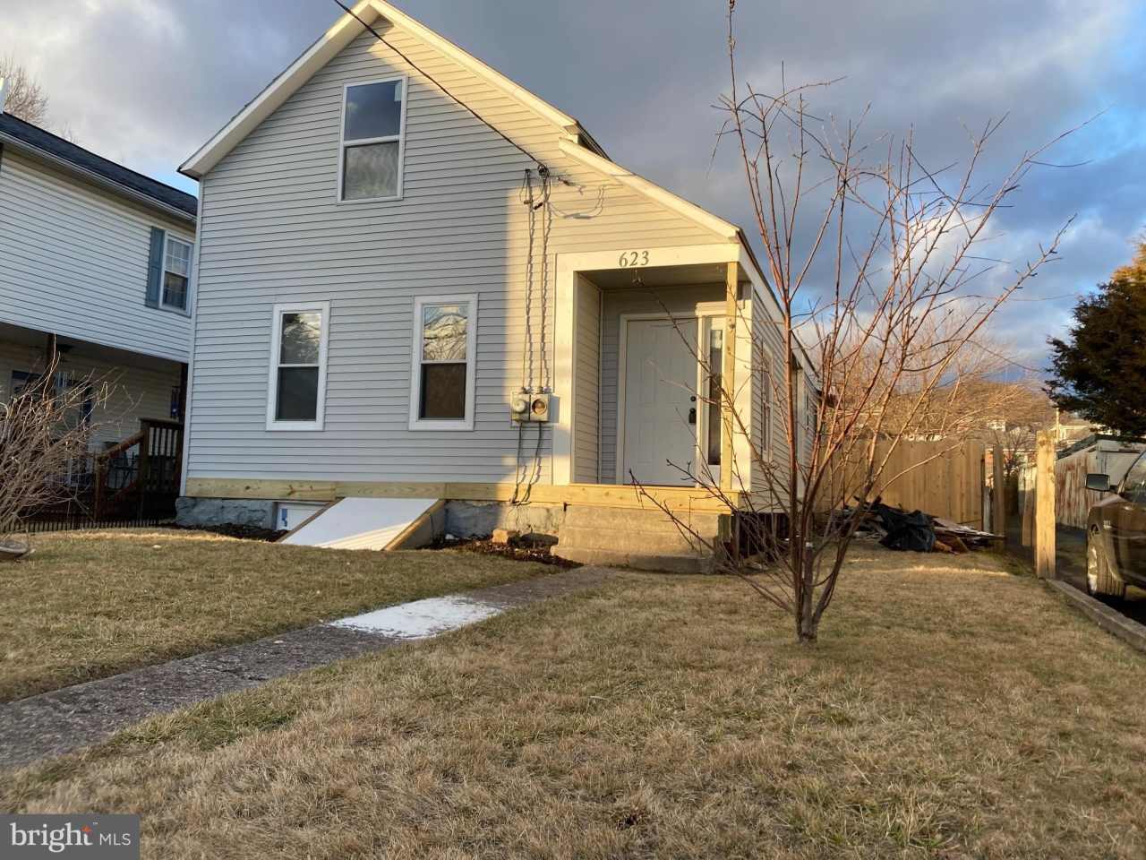 623 COLUMBIA Avenue unit: C