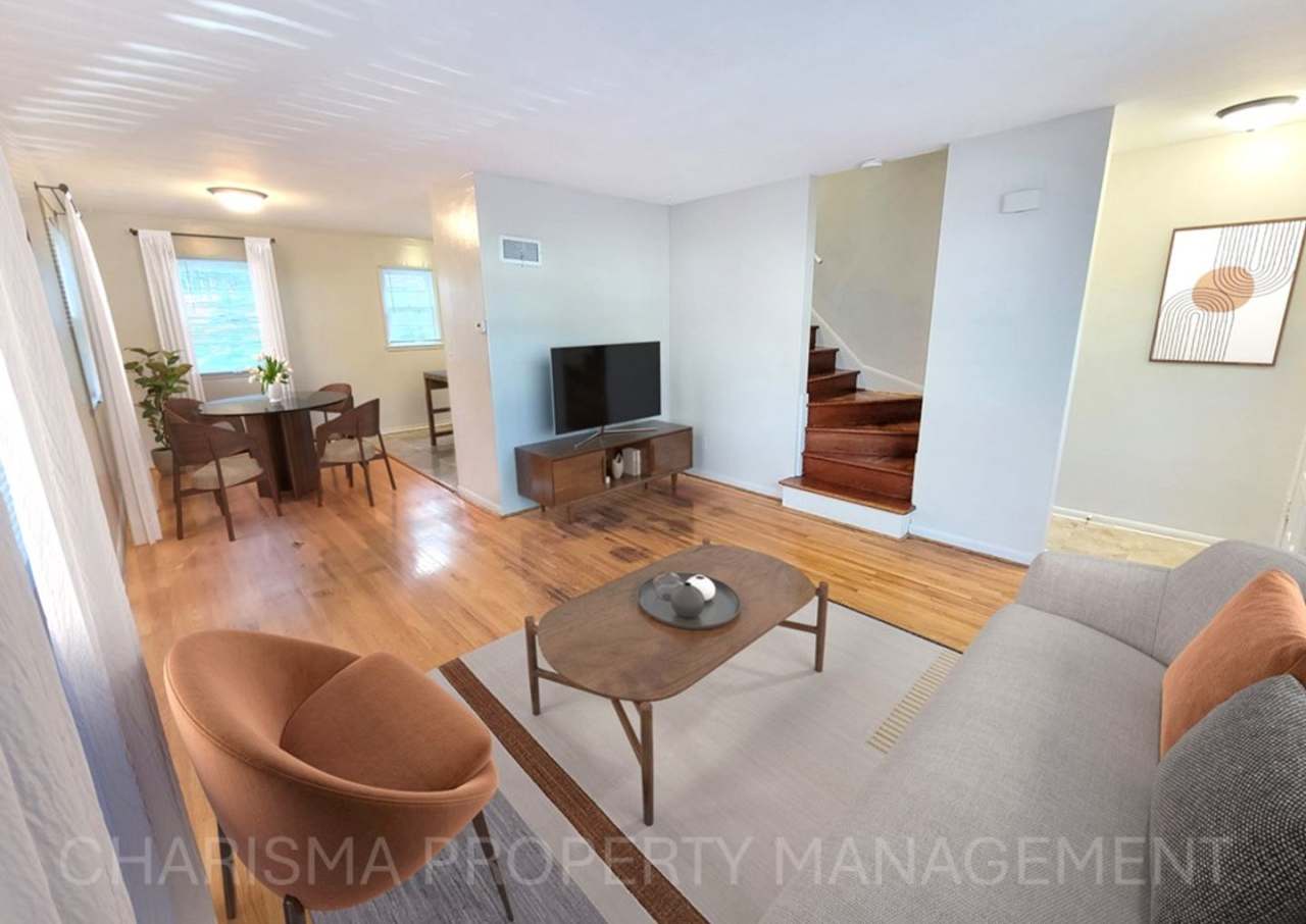 SPACIOUS TWO BEDROOM ONE BATH DUPLEX!! GREAT AMENITIES, LOCATION, AND PRICE!