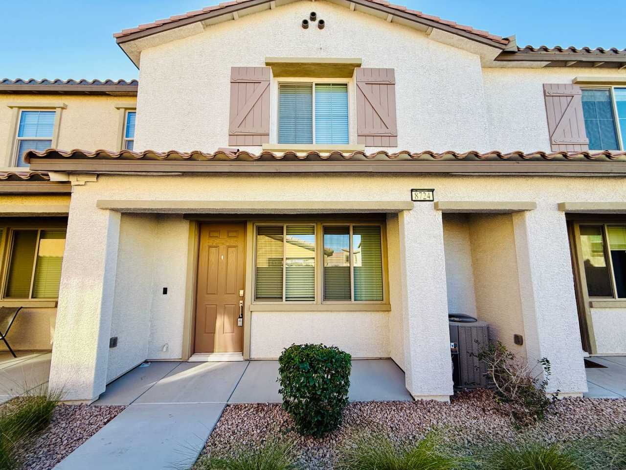 Newer Townhouse Available Now!