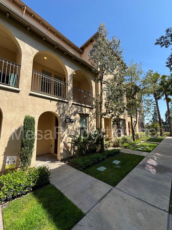 829 East Cassia Lane