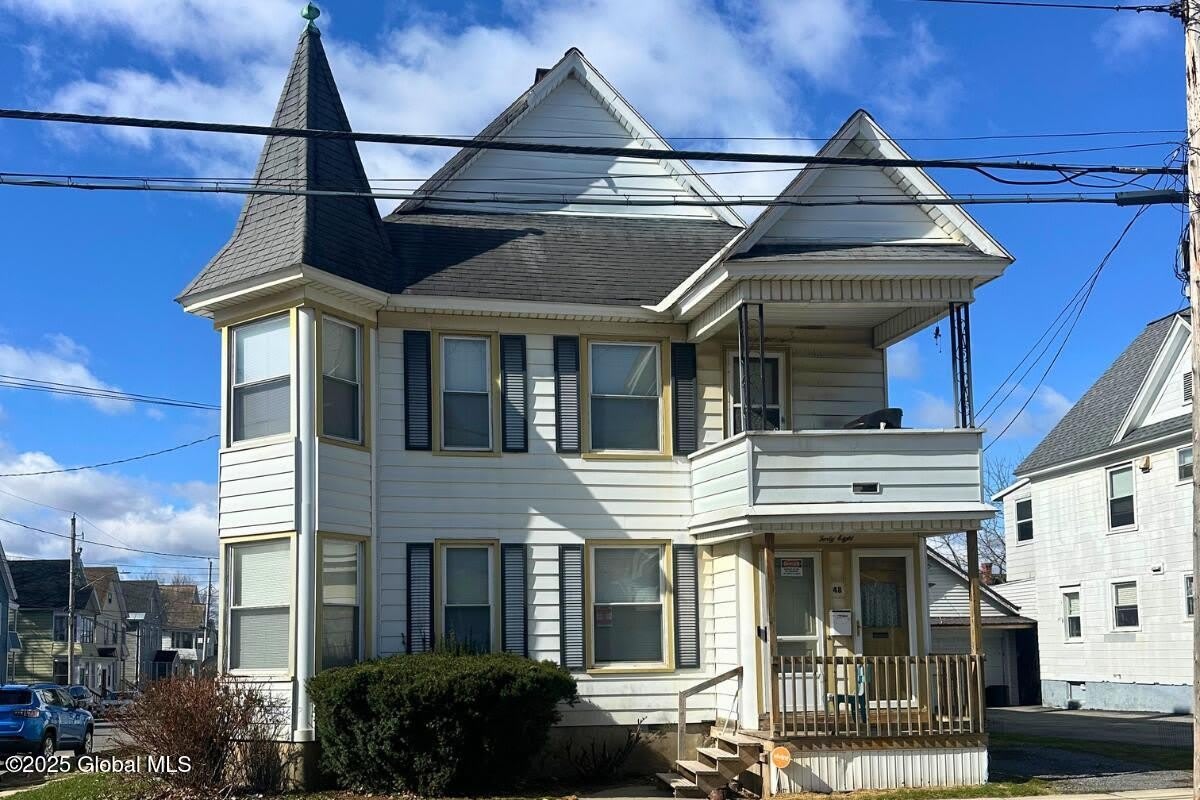 48 Arnold Avenue