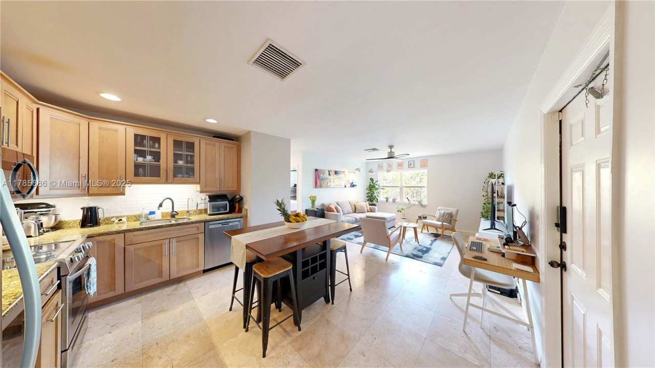 530 Northeast 15th Court