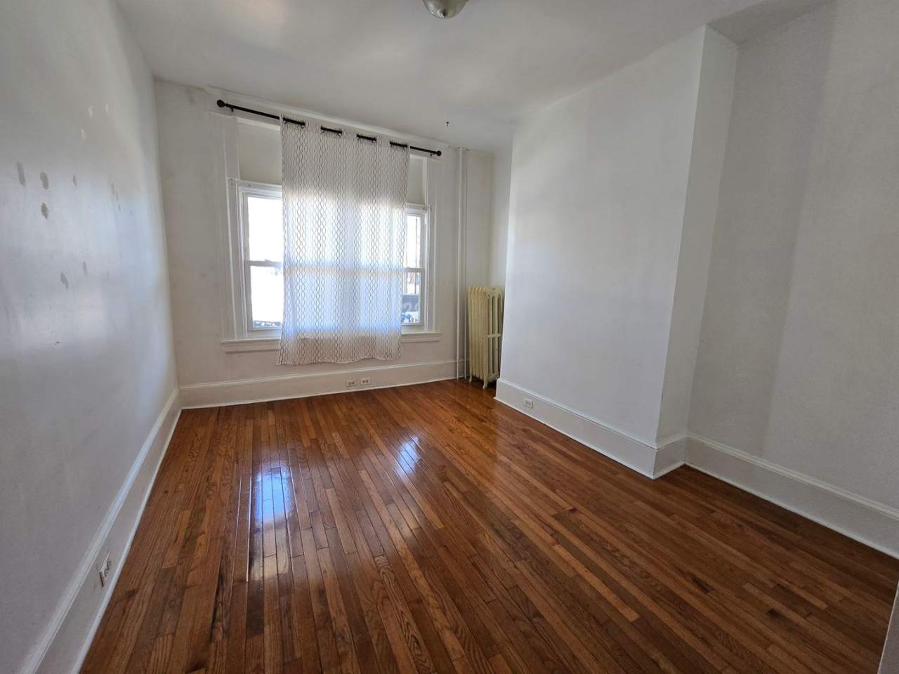 2 bed 1 bath with W/D in unit