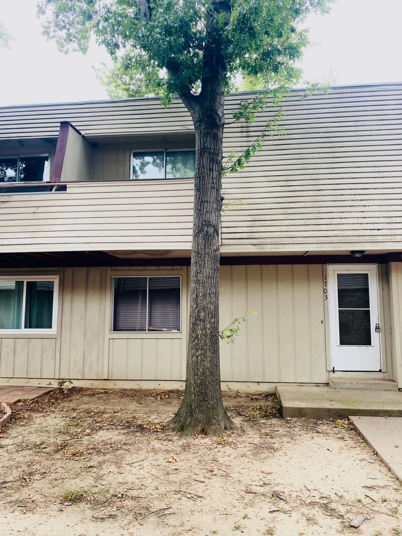 Wonderful 1-bedroom, 1.5-bath loft style condo!