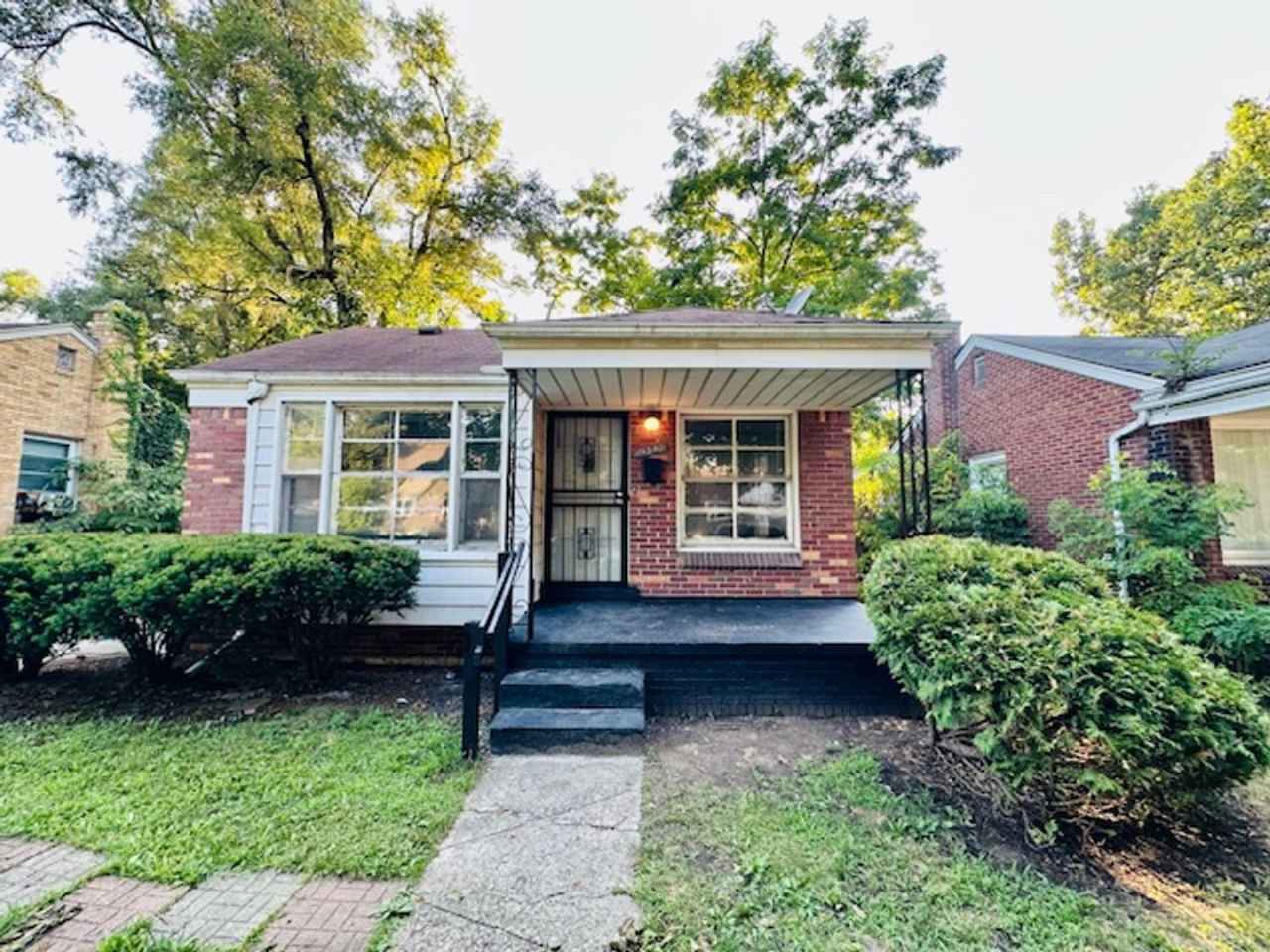 3 Bedroom 1 Bath Welcome Section 8 Call 313-429-3244