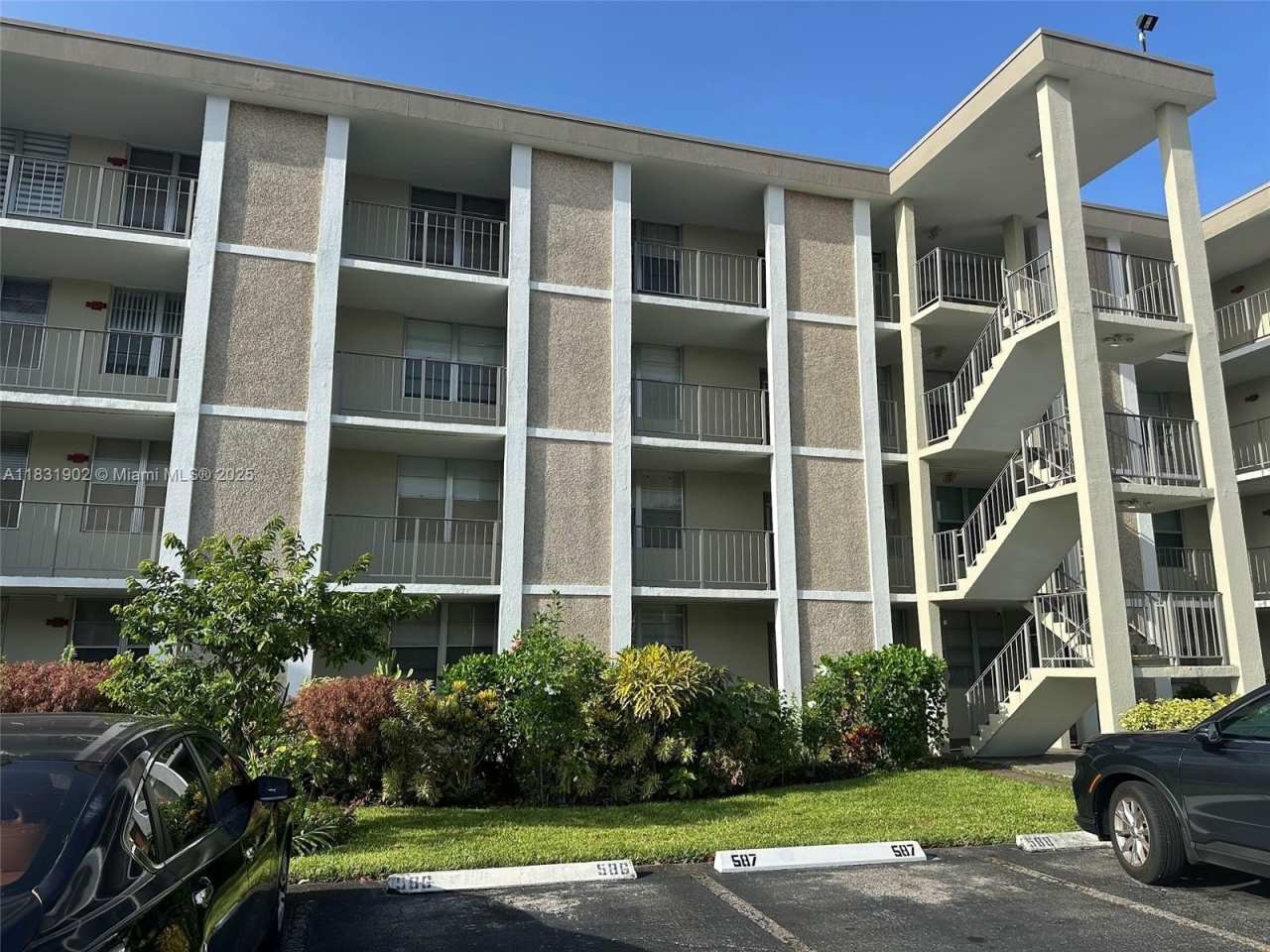 2998 NW 48th Ter
