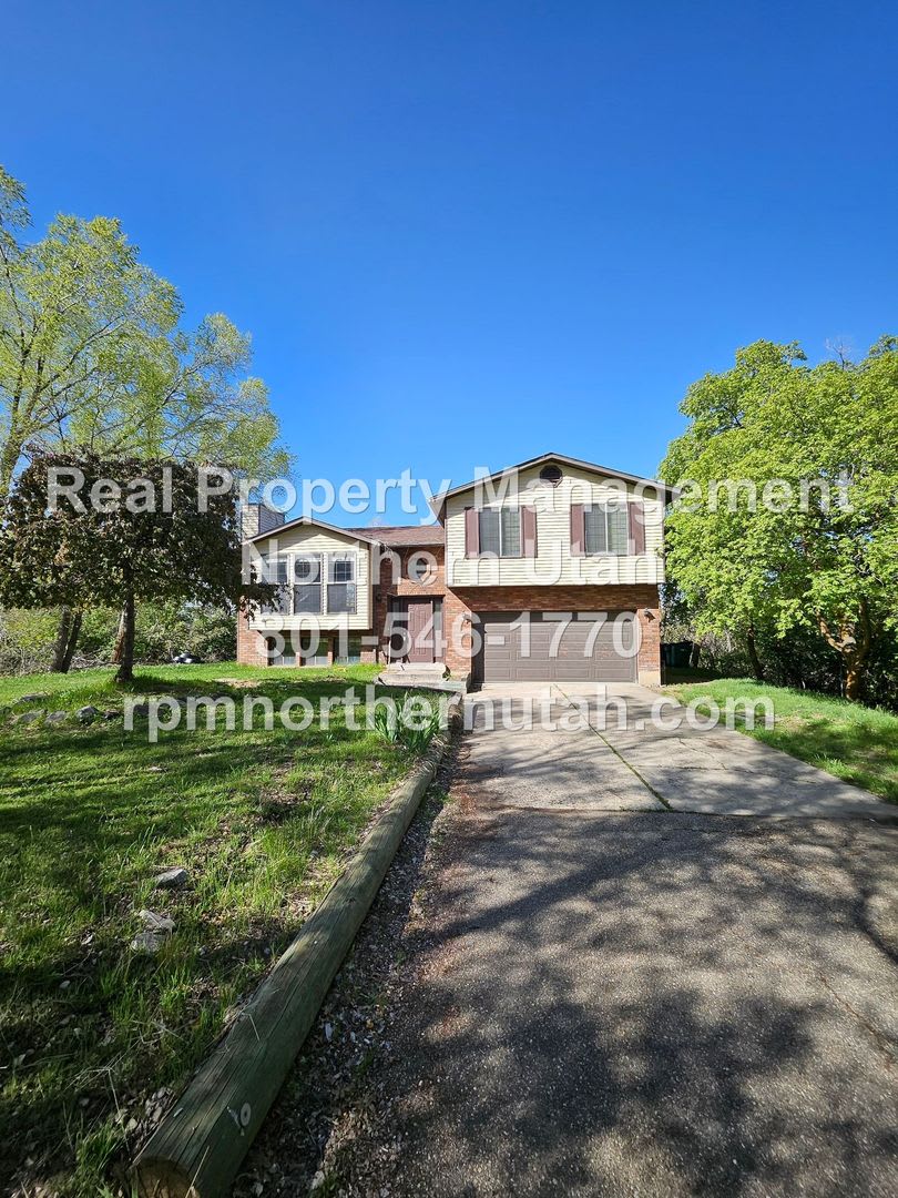 3 Bedroom 2 Bath Home in Layton Now Available!