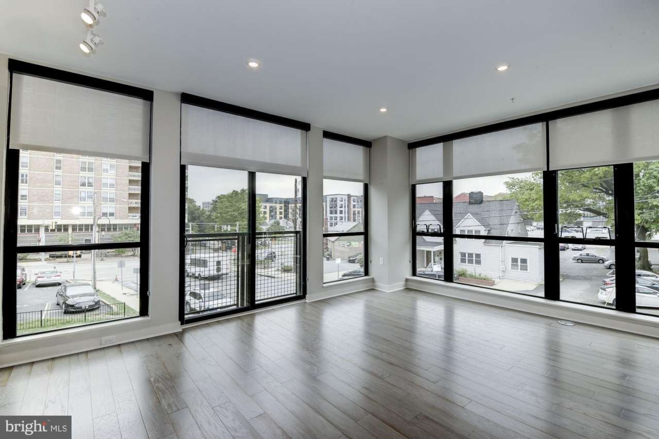 1320 FENWICK Lane unit: 202