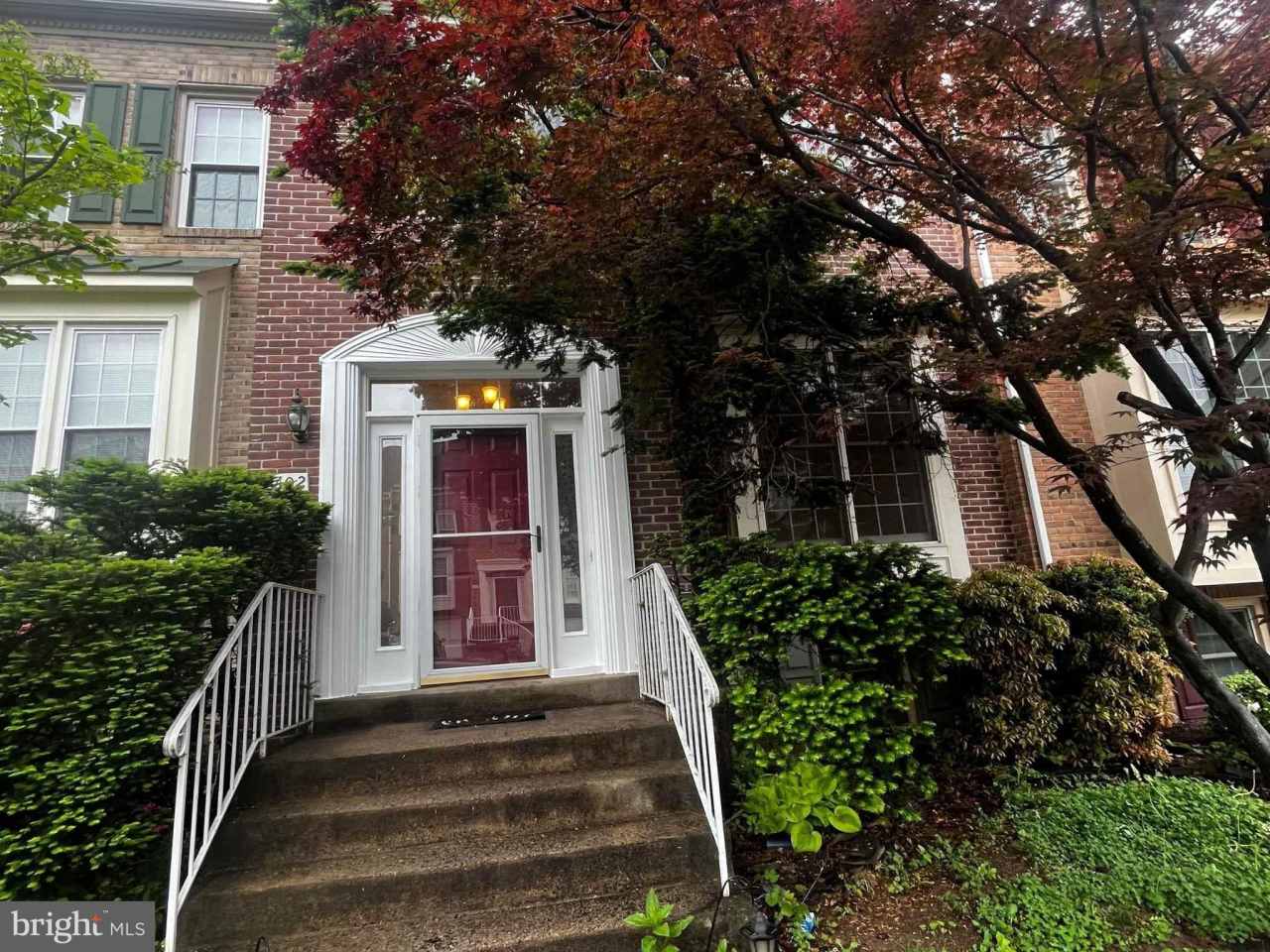 6402 BRASS BUTTON COURT