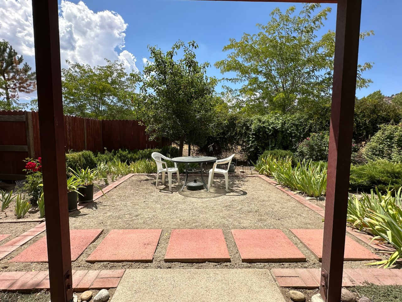 Furnished Studio READY NOW! electricity included!