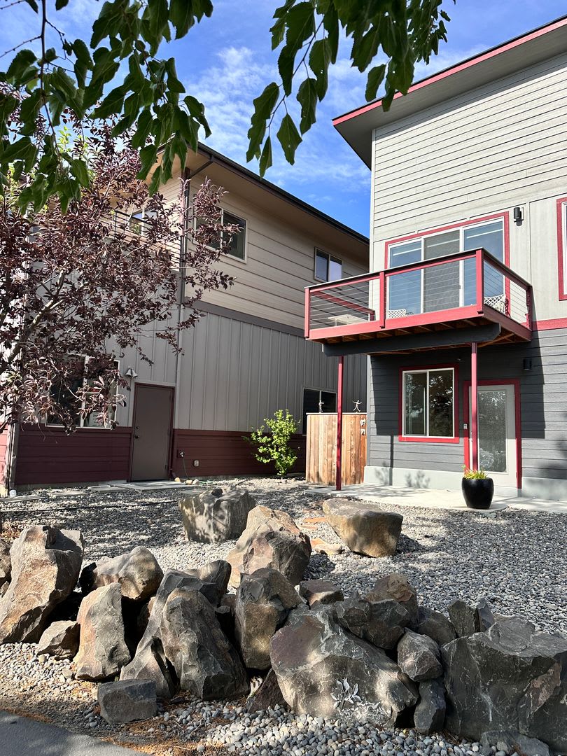 Fully Furnished 2 Bedroom 1 Bath Condo | The Dalles