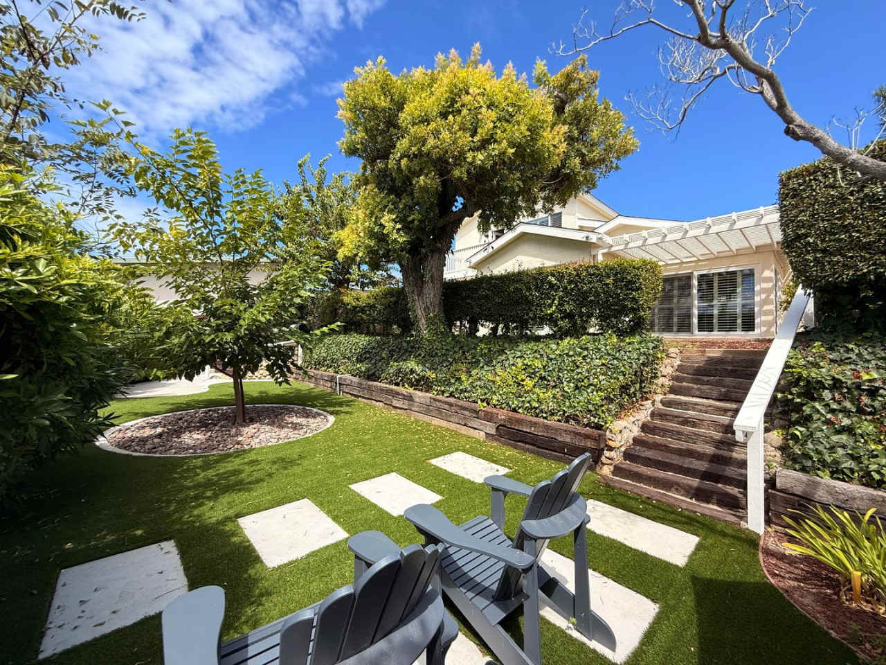 Fully Furnished 4-Bedroom Home in Bay Park – Available Now!