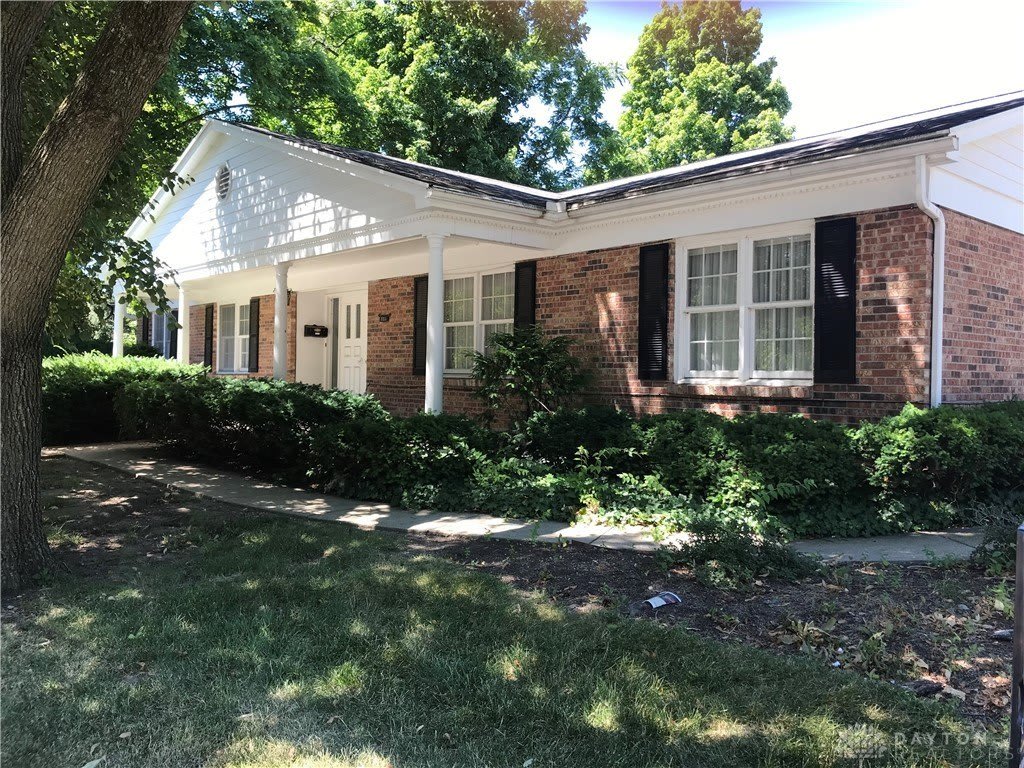 701 Far Hills Avenue