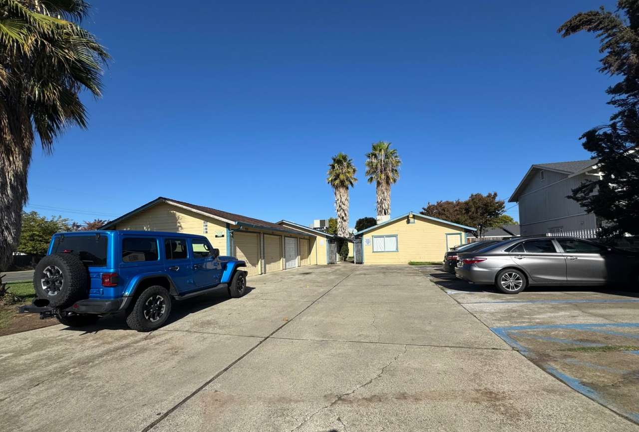 Great Location! 3BD and 2BA.