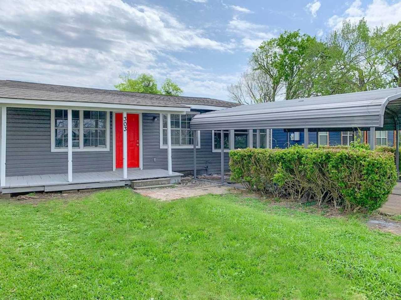 Gorgeous all renovated Home in Sweeney, TX!