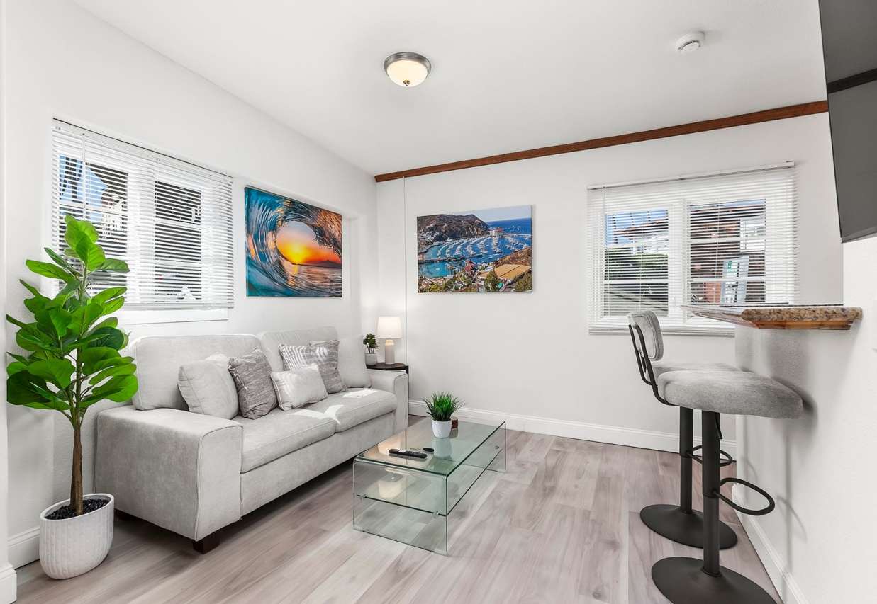 Charming comfy Studio in La Jolla Village!