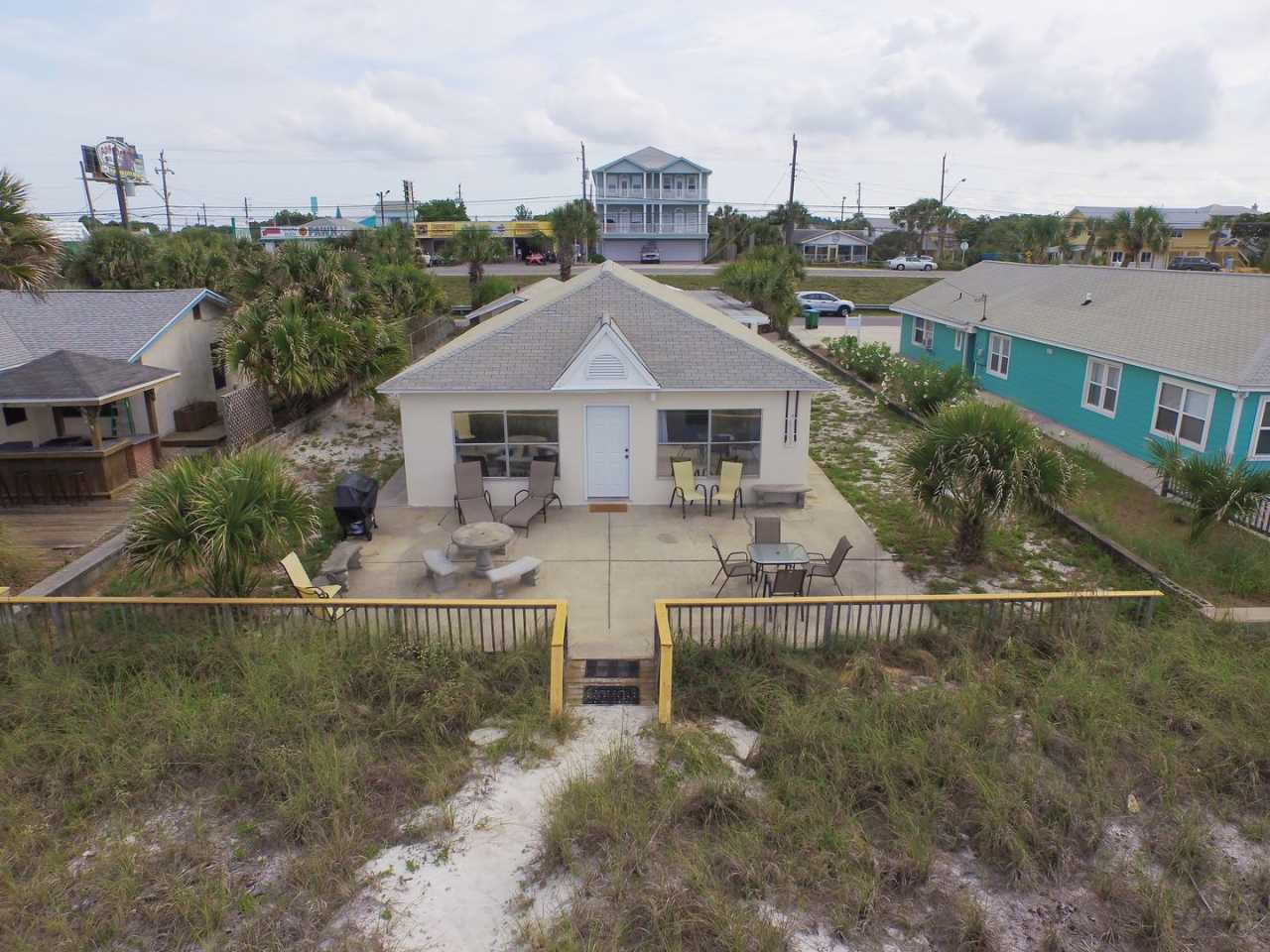 Charming Beach-Front 4bd Home