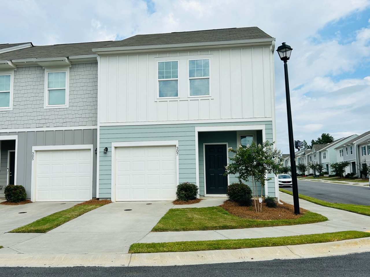 ***MOVE IN SPECIAL -$500 OF FIRST 2 MONTHS RENT WITH A JANUARY 31ST OR SOONER MOVE IN DATE*** Welcome home! Beautiful 3 bedroom, 2.5 bathroom end unit townhome located in Cartersville! Must see!