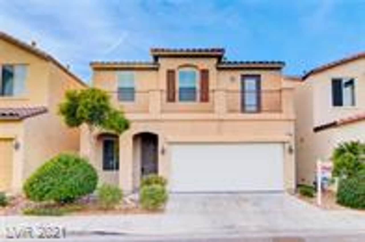 Beautiful 2 story 4 bedroom, 2.5 bathroom, 2 car garage home near Silverado Ranch  St. Rose