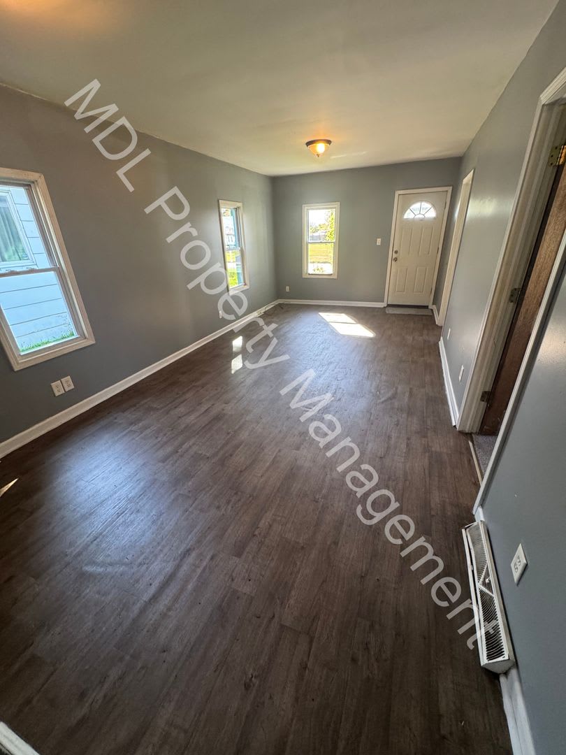 2 Bed 1 Bath Saginaw Home w/ Garage