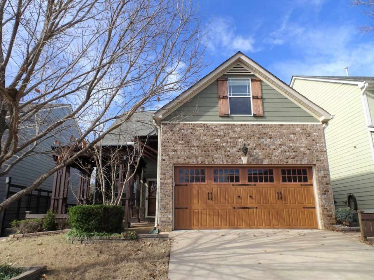 Prime Newnan location, close to everything, HOA community, fenced yard, fire pit, loads of upgrades, must see!