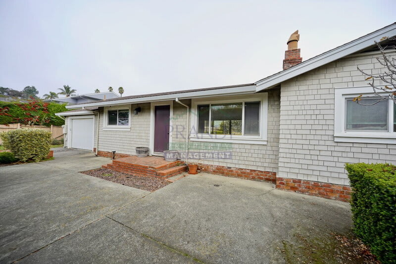 893 Tiburon Boulevard