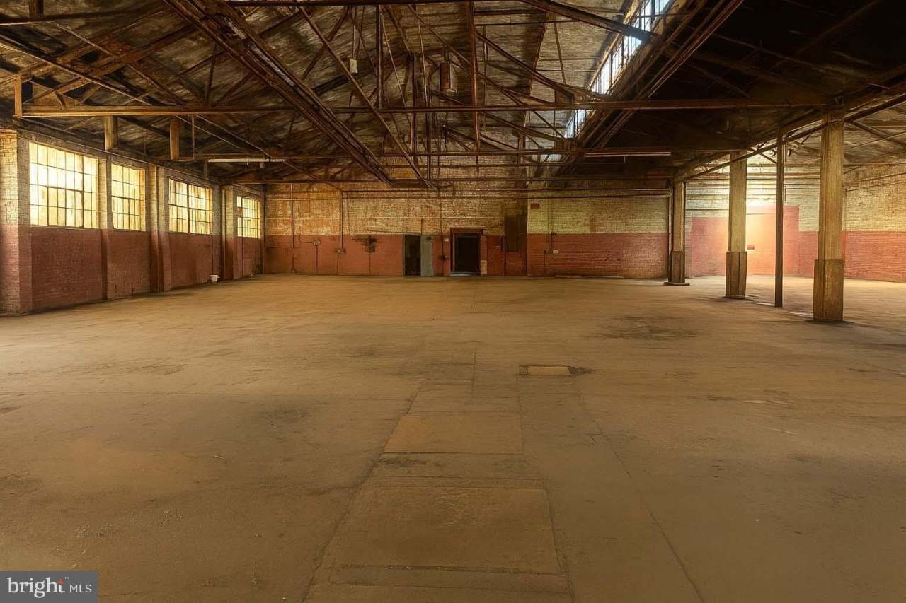 2101 W CLEARFIELD Street