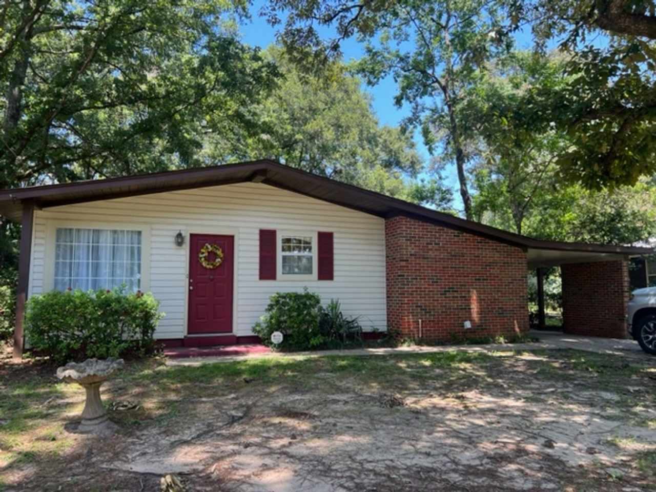 3 Bedroom 2 Bath - With Carport - Close to USA