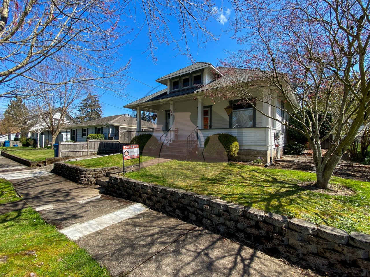 Single Level House - Ready for you to call Home!!