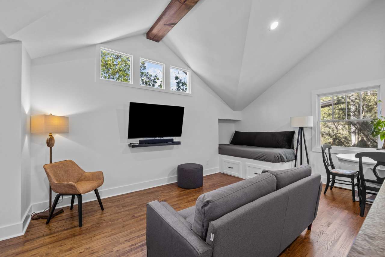 724 Walnut Avenue - 1