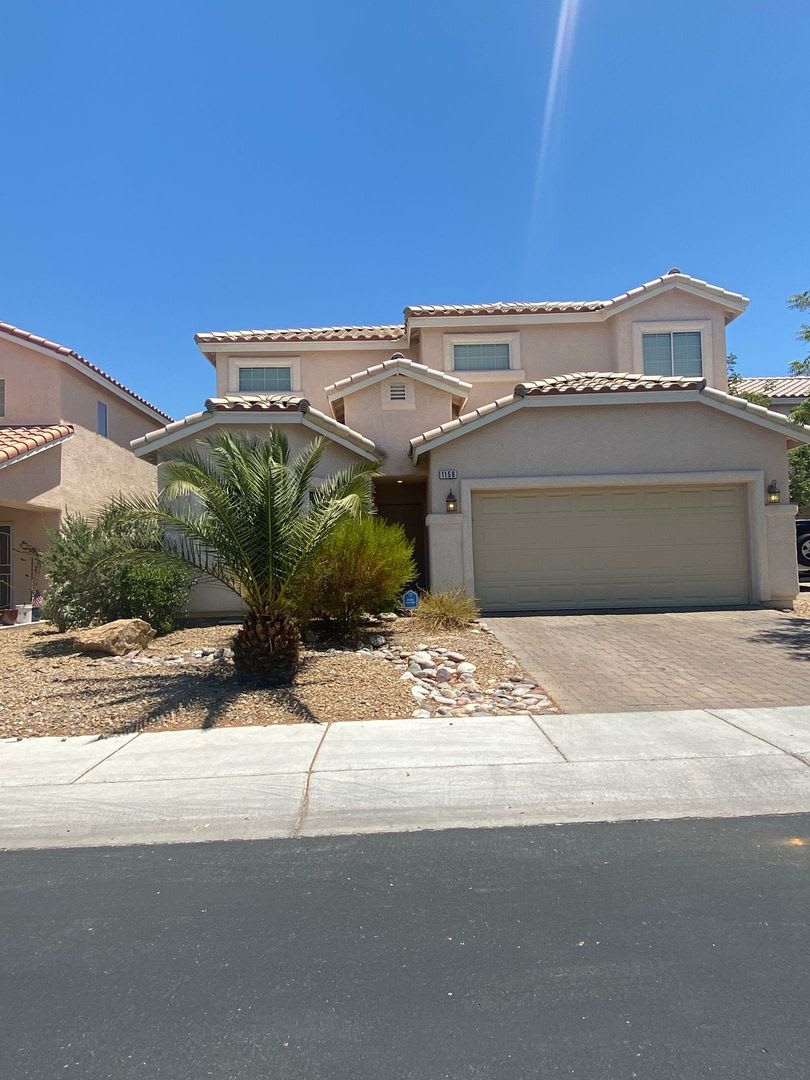 Wonderful 2 story home with Master Bedroom on the first floor, close to Anthem Hills Park and Trailhead.