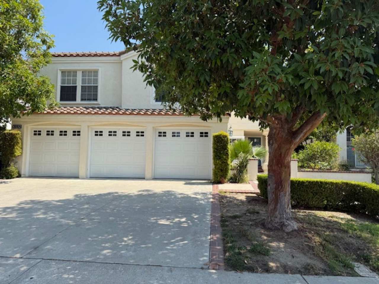 Spacious Home in Tustin with Main Floor Bedroom
